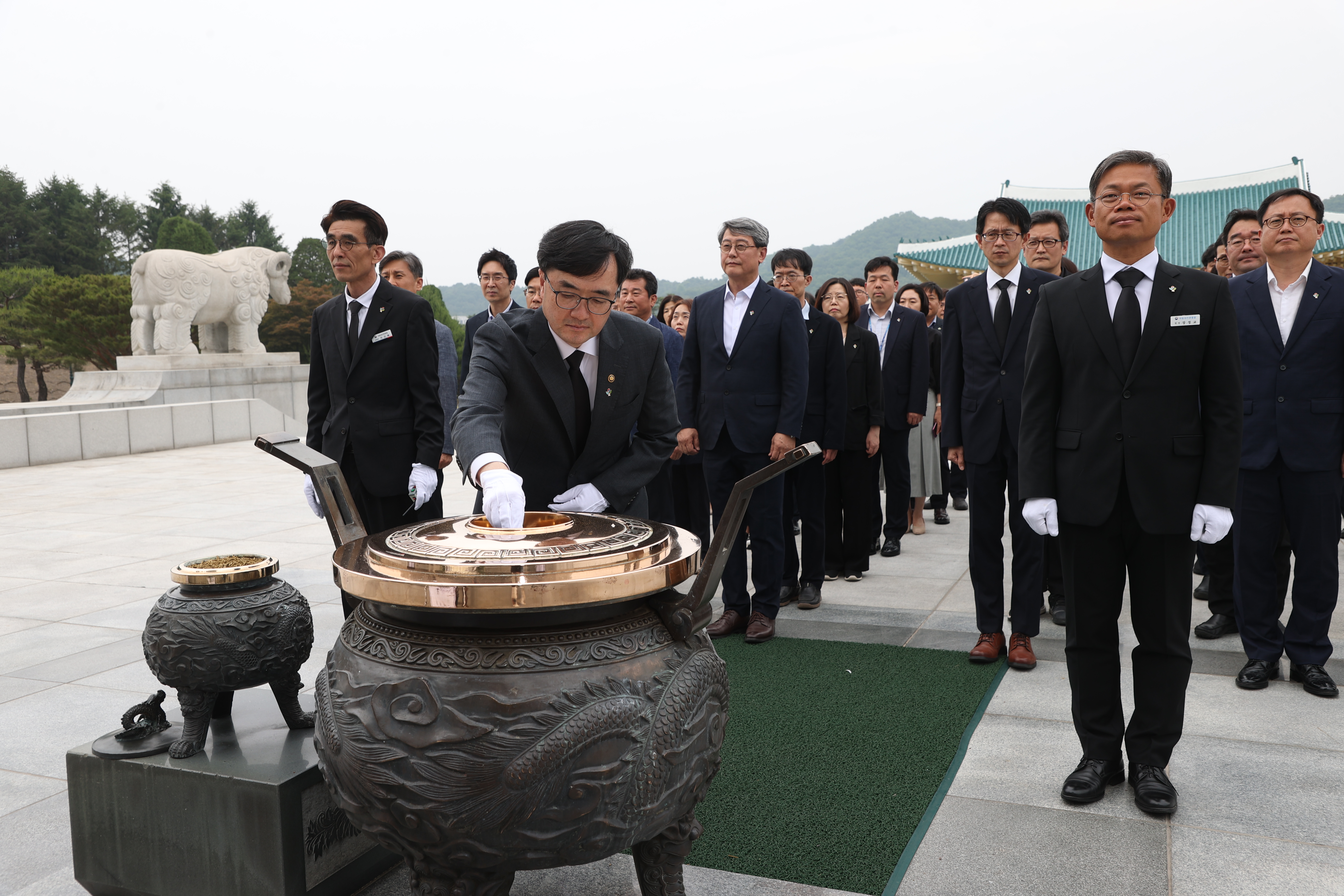 사진2_현충원 참배