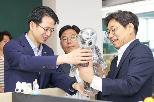 ★260716 (사진1)1 조달청  AI&middot;로봇 산업 현장에서 &lsquo;K-공공조달&rsquo; 추진 방향 모색
